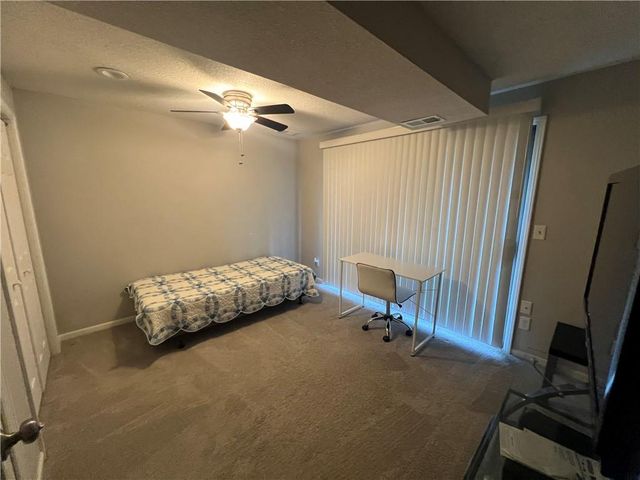 8237 N Chatham Avenue, Kansas City, MO 64151