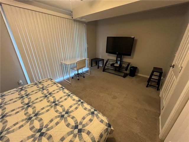 8237 N Chatham Avenue, Kansas City, MO 64151