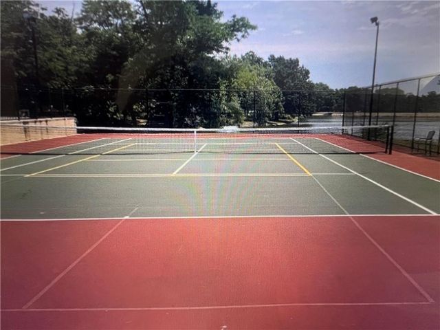 8237 N Chatham Avenue, Kansas City, MO 64151