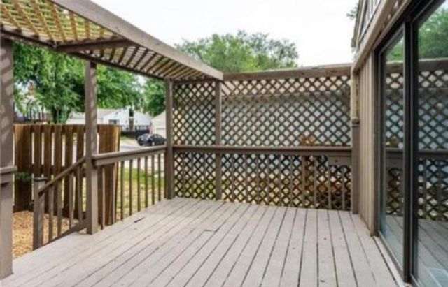 8237 N Chatham Avenue, Kansas City, MO 64151