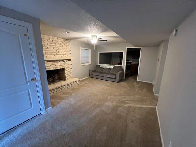 8237 N Chatham Avenue, Kansas City, MO 64151