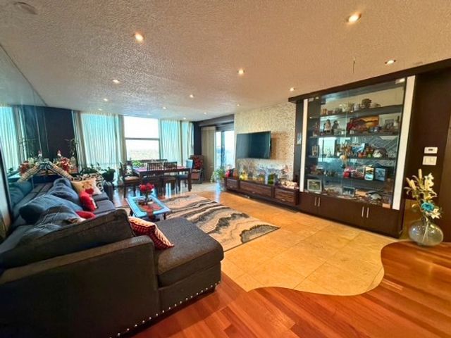 7234 W North Avenue 1807, Elmwood Park, IL 60707
