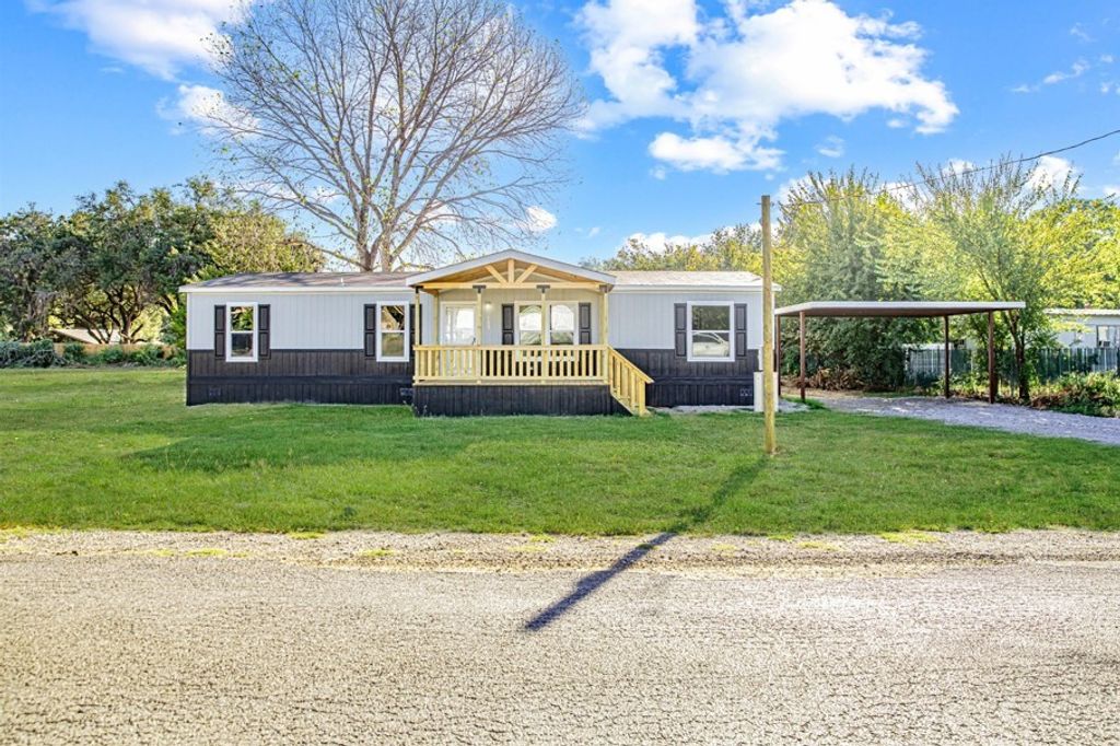 123 Kelly Court, Azle, TX 76020