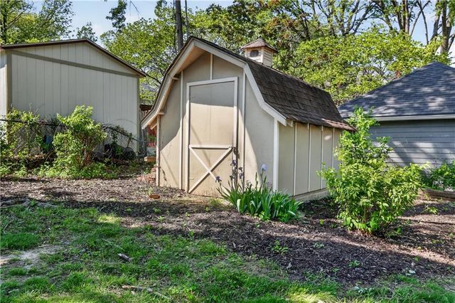 1336 6th Avenue, Leavenworth, KS 66048