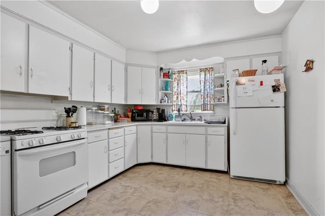 1336 6th Avenue, Leavenworth, KS 66048