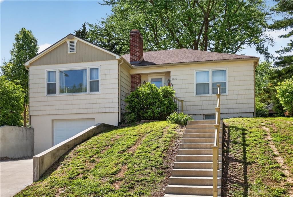 1336 6th Avenue, Leavenworth, KS 66048