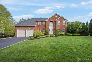 5 Robert Court, Monroe, NJ 08831