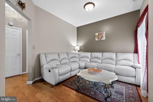 150 SUNSET DR, Mount Royal, NJ 08061