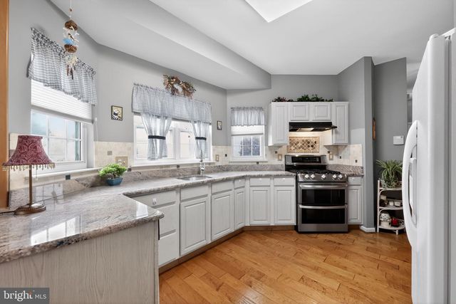 150 SUNSET DR, Mount Royal, NJ 08061
