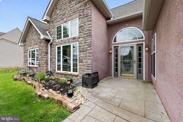 150 SUNSET DR, Mount Royal, NJ 08061