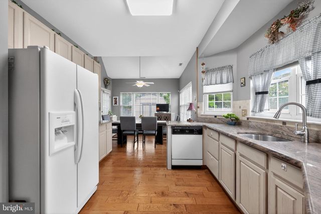 150 SUNSET DR, Mount Royal, NJ 08061