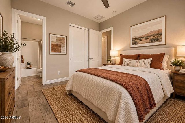 1559 W SEA FOG Drive, Gilbert, AZ 85233