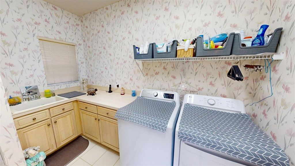 Image 27 of property listing at 17210 PARRISH GROVE ROAD, Dade City, FL 33523
