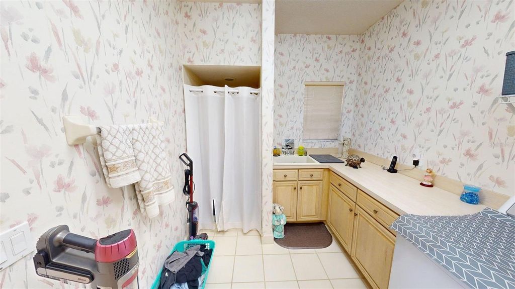 Image 28 of property listing at 17210 PARRISH GROVE ROAD, Dade City, FL 33523