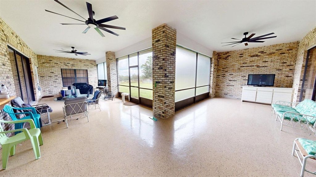 Image 33 of property listing at 17210 PARRISH GROVE ROAD, Dade City, FL 33523