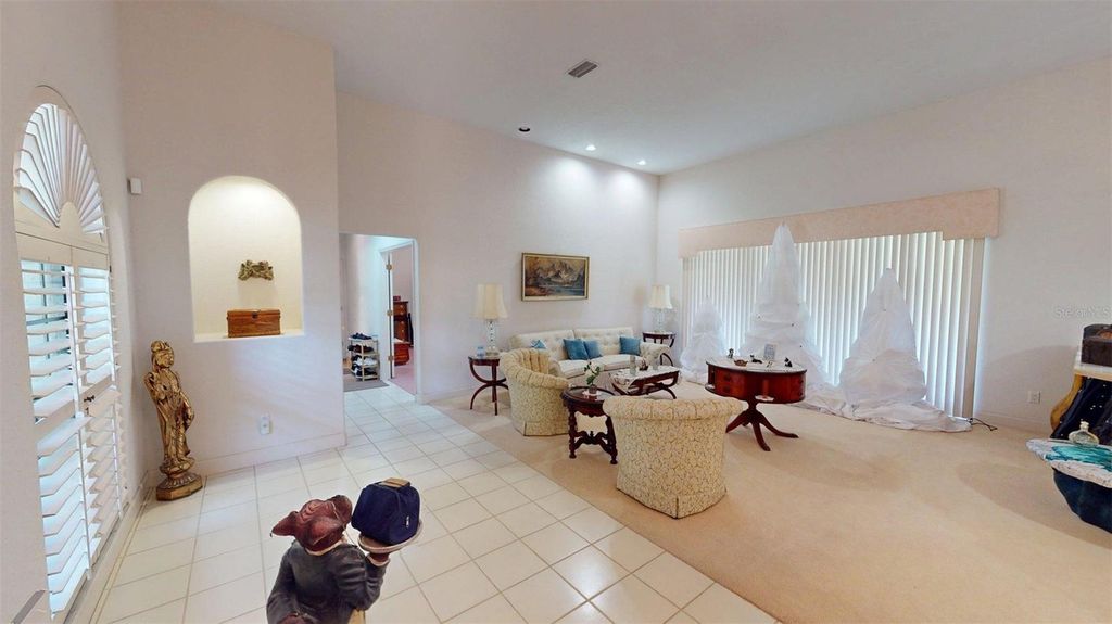 Image 5 of property listing at 17210 PARRISH GROVE ROAD, Dade City, FL 33523