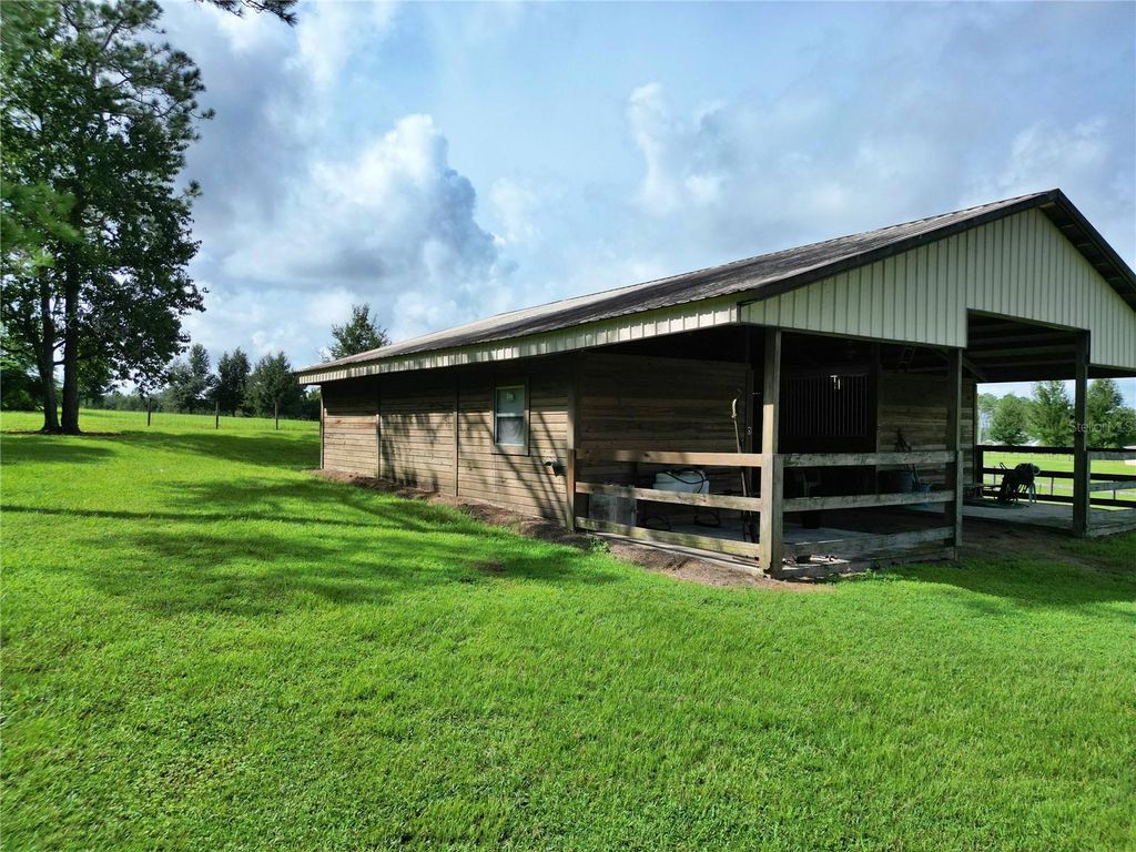 Image 46 of property listing at 17210 PARRISH GROVE ROAD, Dade City, FL 33523