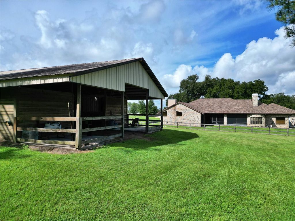 Image 47 of property listing at 17210 PARRISH GROVE ROAD, Dade City, FL 33523