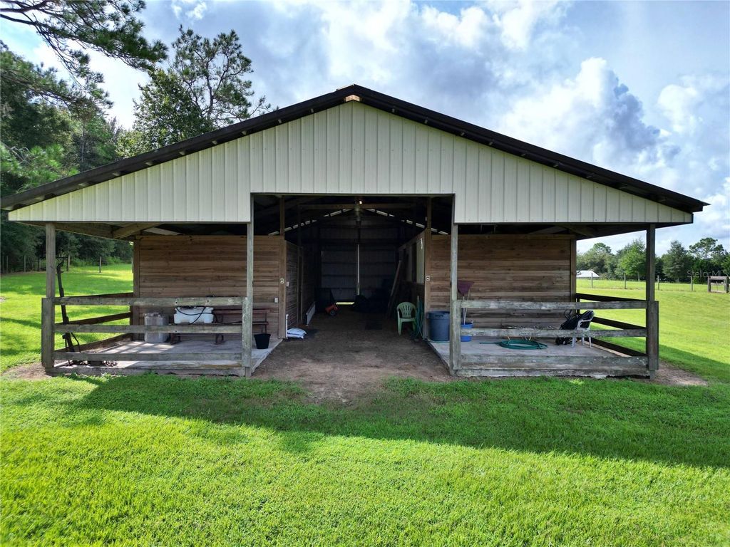 Image 48 of property listing at 17210 PARRISH GROVE ROAD, Dade City, FL 33523
