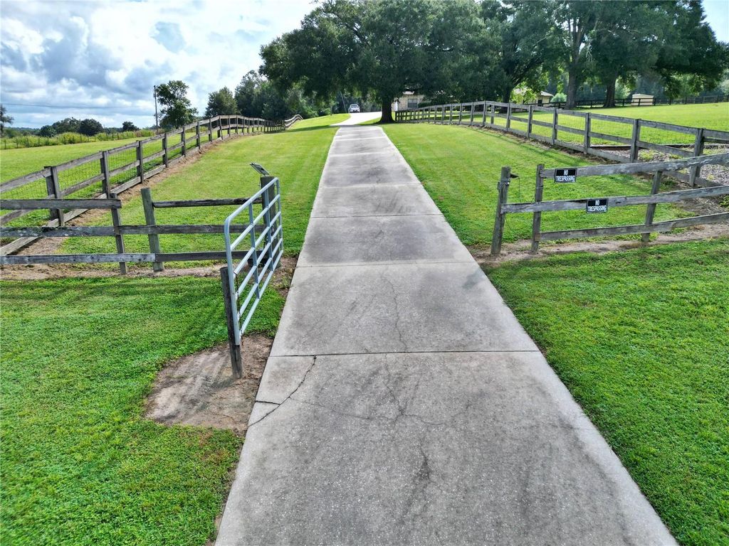 Image 50 of property listing at 17210 PARRISH GROVE ROAD, Dade City, FL 33523