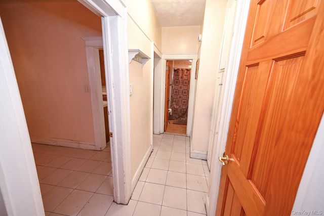 7839 82nd Street, Glendale, NY 11385