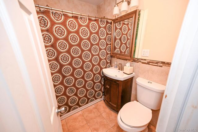 7839 82nd Street, Glendale, NY 11385