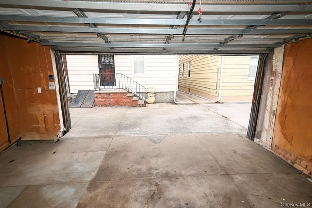 7839 82nd Street, Glendale, NY 11385