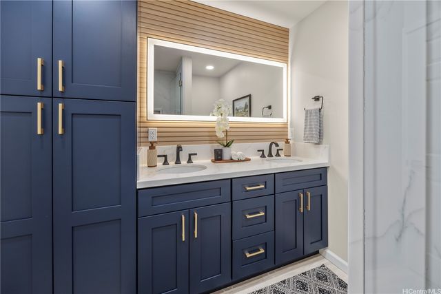 322 Anapalau Street, Honolulu, HI 96825