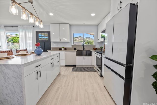 322 Anapalau Street, Honolulu, HI 96825
