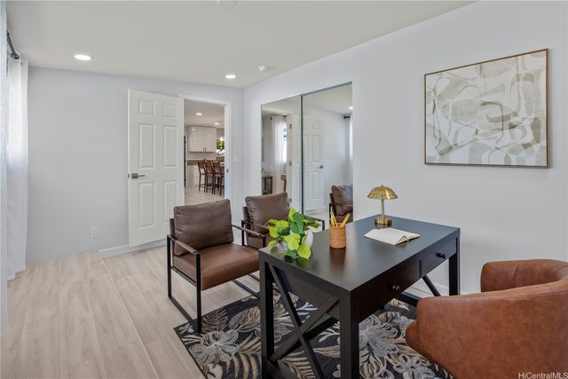 322 Anapalau Street, Honolulu, HI 96825