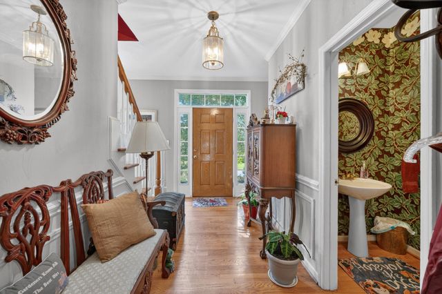 24 Queen Regent CT, Blue Ridge, VA 24064