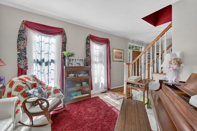 24 Queen Regent CT, Blue Ridge, VA 24064