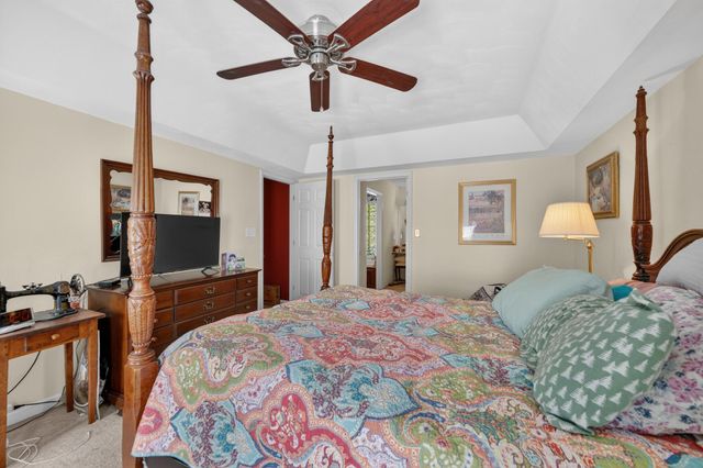 24 Queen Regent CT, Blue Ridge, VA 24064