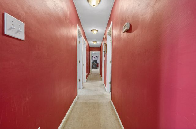 24 Queen Regent CT, Blue Ridge, VA 24064