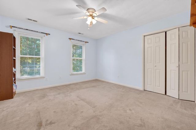 24 Queen Regent CT, Blue Ridge, VA 24064