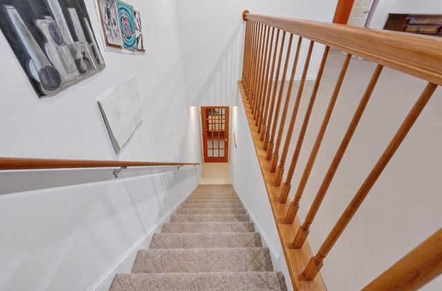 24 Queen Regent CT, Blue Ridge, VA 24064