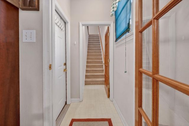 24 Queen Regent CT, Blue Ridge, VA 24064