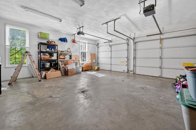 24 Queen Regent CT, Blue Ridge, VA 24064