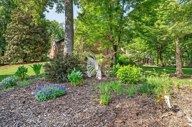24 Queen Regent CT, Blue Ridge, VA 24064