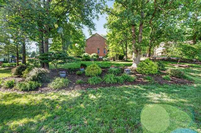 24 Queen Regent CT, Blue Ridge, VA 24064