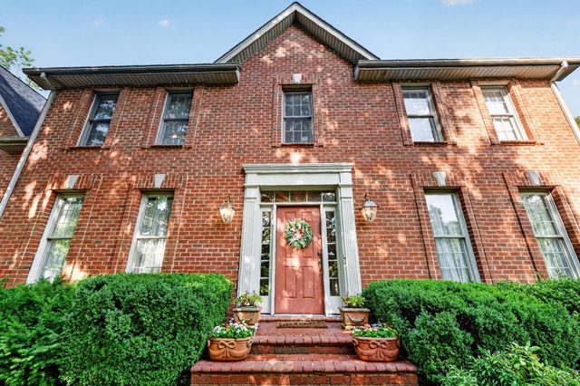 24 Queen Regent CT, Blue Ridge, VA 24064