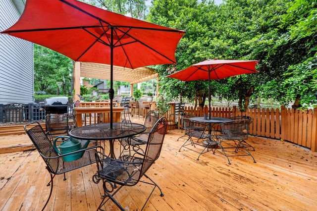 24 Queen Regent CT, Blue Ridge, VA 24064