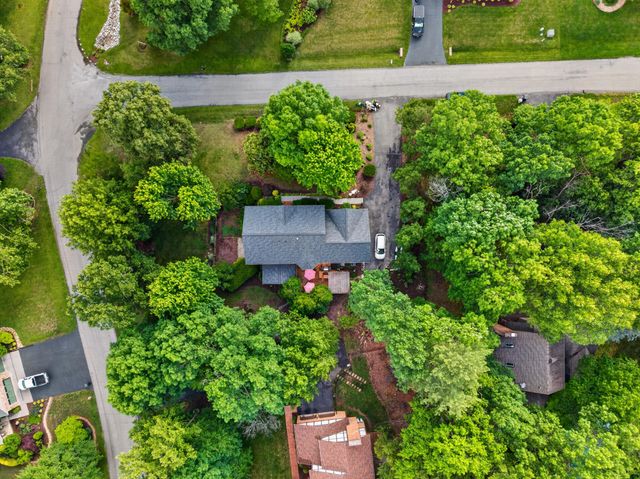 24 Queen Regent CT, Blue Ridge, VA 24064