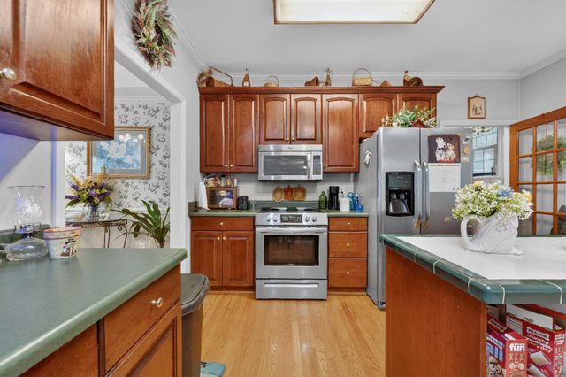 24 Queen Regent CT, Blue Ridge, VA 24064
