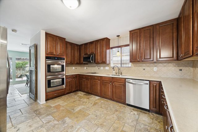 1306 S Kirkwood Road, Houston, TX 77077