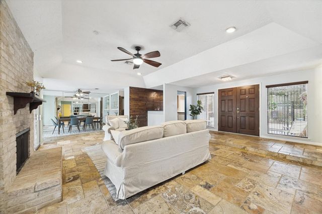 1306 S Kirkwood Road, Houston, TX 77077