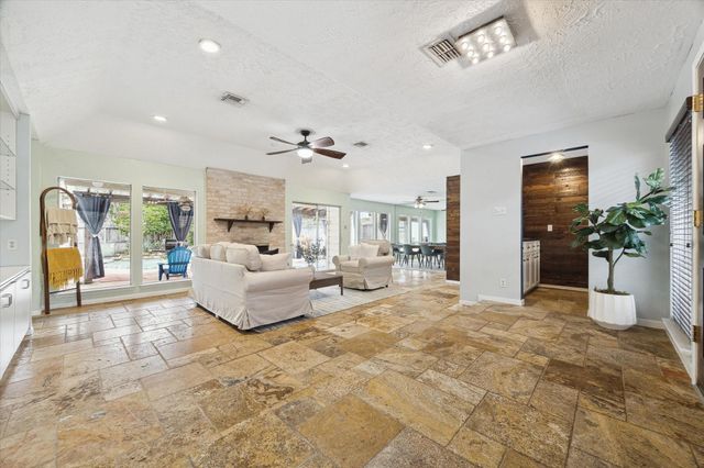 1306 S Kirkwood Road, Houston, TX 77077