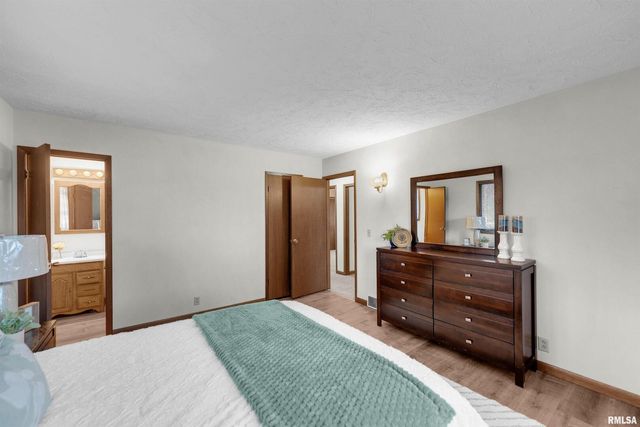 209 LAKE VIEW Court, Colona, IL 61241