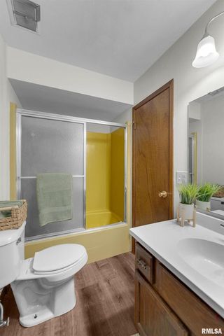 209 LAKE VIEW Court, Colona, IL 61241