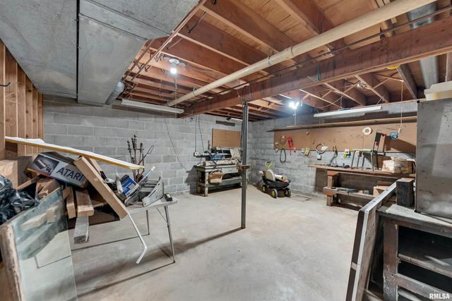 209 LAKE VIEW Court, Colona, IL 61241